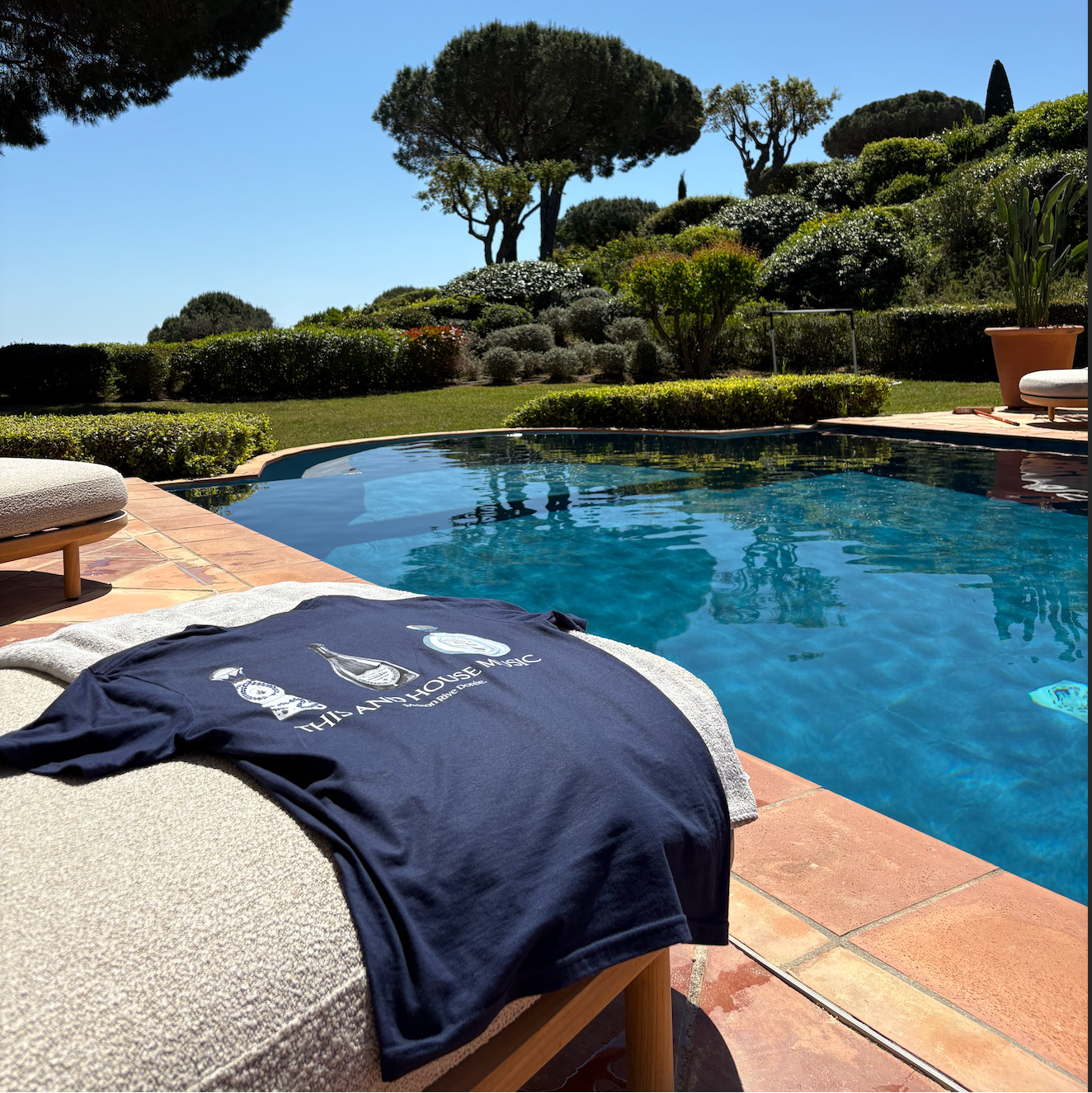 House music T-shirt
